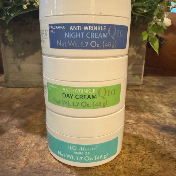 LACURA Set of 3 Face Care Routine Day Night H2O Aqua Gel HTF - Picture 6 of 6